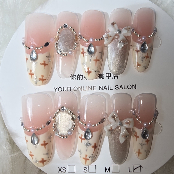 Handmade Elegant Pink and Silver Tweed Nail Set - Picture 2 of 6